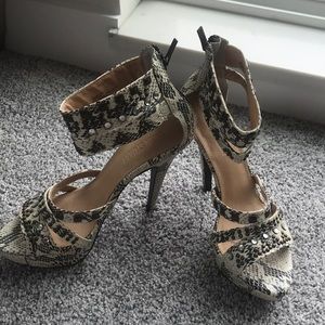 Colin Stuart stiletto animal print heels